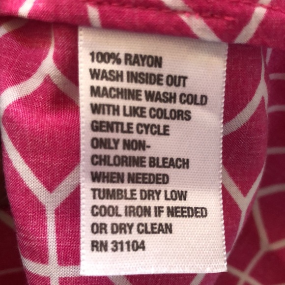 🔴 CROWN & IVY LONG SLEEVE GEOMETRIC PRINT BLOUSE PINK WHITE GREEN SIZE PS - Picture 10 of 14